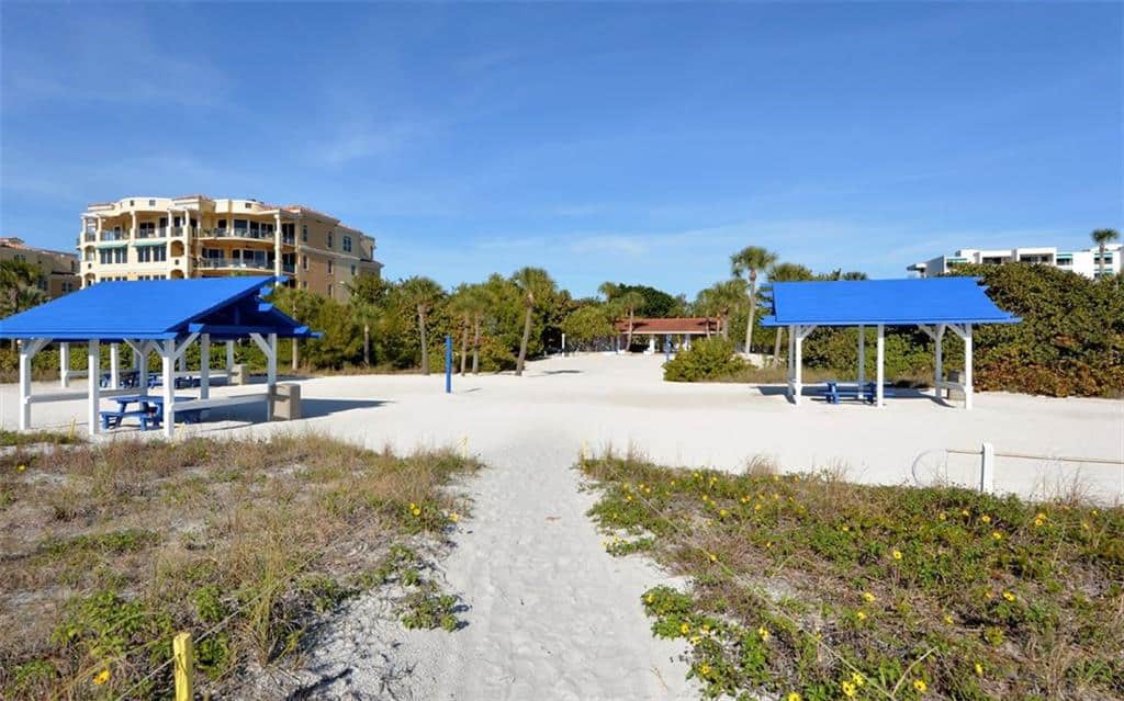 Bay Isles homes in Longboat Key, FL. - Beach Club