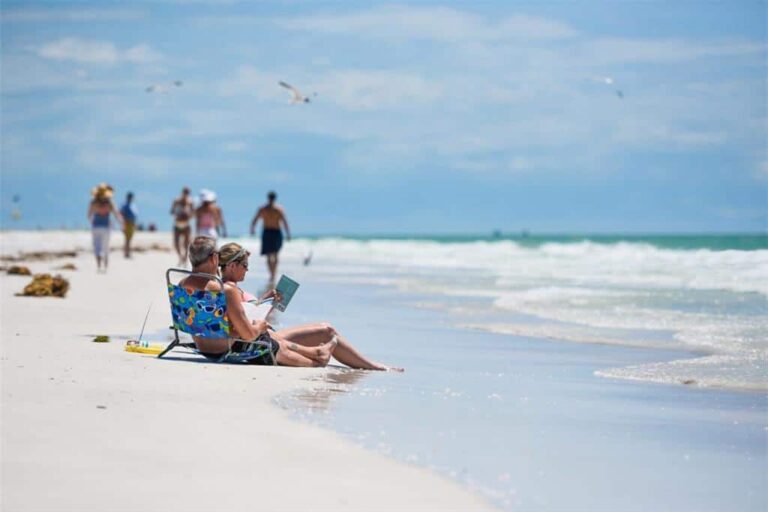 Siesta Key Beach - Couples On The Beach