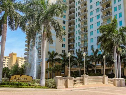 Alinari Condos For Sale in Downtown Sarasota, FL - Entrance