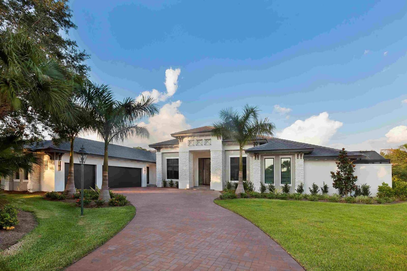 Kingfisher Estates Homes For Sale in Waterside in Lakewood Ranch, FL.