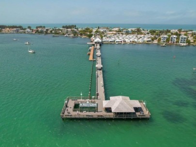 Bradenton Beach FL. Homes - Bradenton Beach Fishing Pier