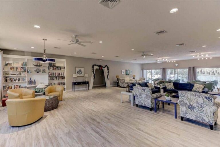 Forest Lakes Condos in Sarasota, FL. - Clubhouse