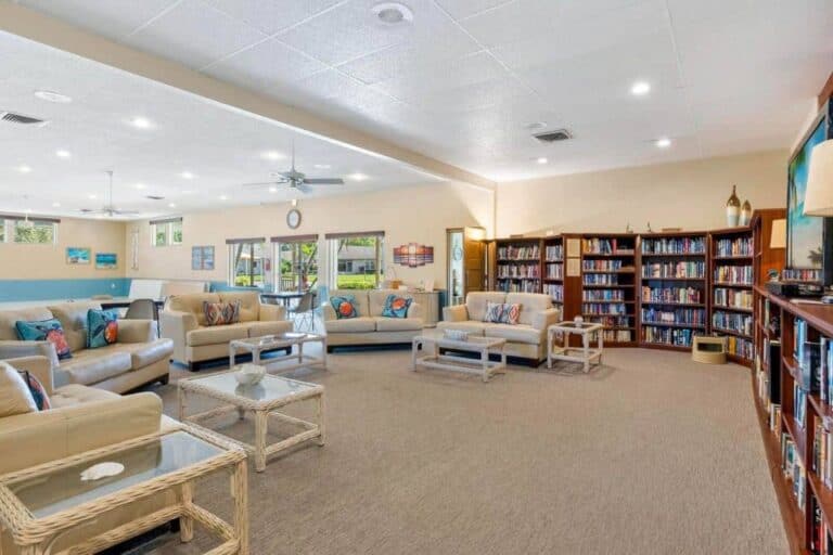 Forest Pines Condos in Sarasota, FL. - Clubroom