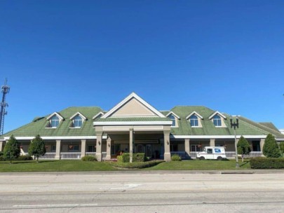 Forest Pines Condos in Sarasota, FL. - Clubhouse Exterior