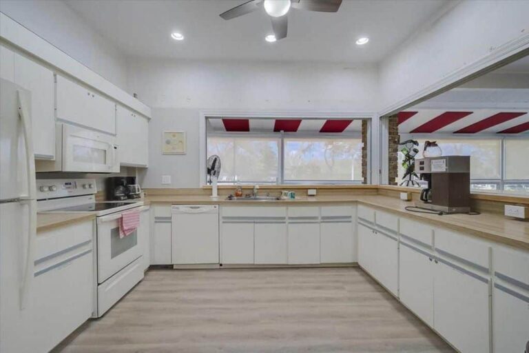 Garden Lakes Villas in Bradenton, FL. - Clubhouse Kitchen