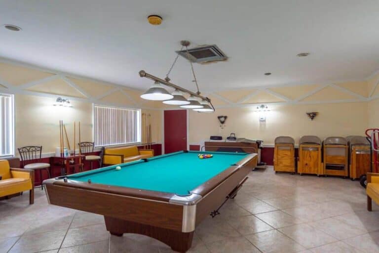 Glen Oaks Garden Condos in Sarasota, FL. - Billiard Room