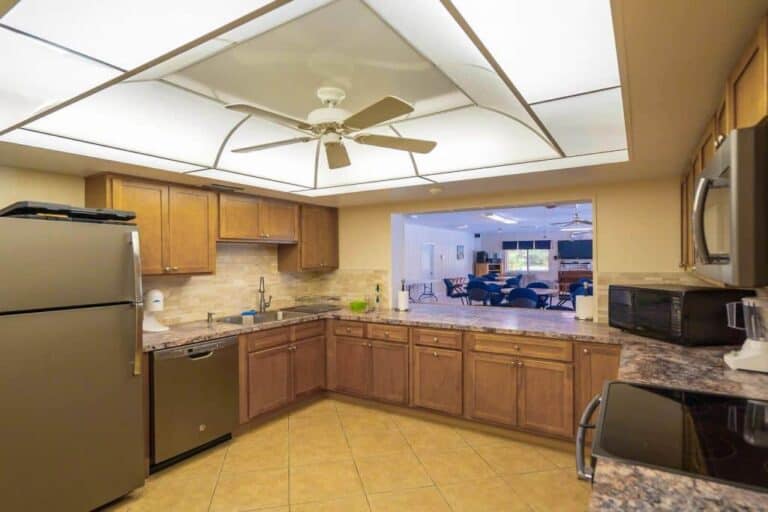 Glen Oaks Garden Condos in Sarasota, FL. - Clubhouse Kitchen