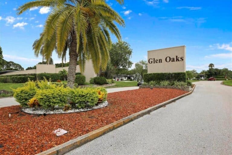Glen Oaks Ridge Condos in Sarasota, FL. - Exterior Sign