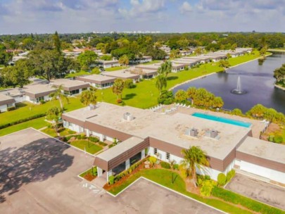 Glen Oaks Ridge Condos in Sarasota, FL. - Aerial View