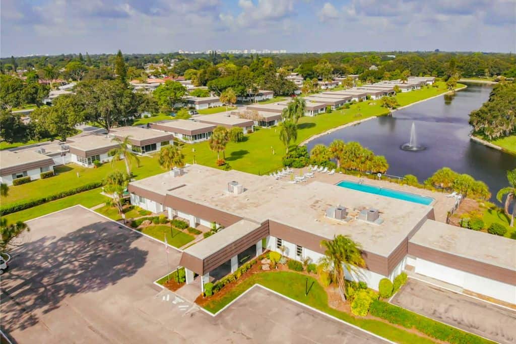 Glen Oaks Ridge Condos in Sarasota, FL. - Aerial View