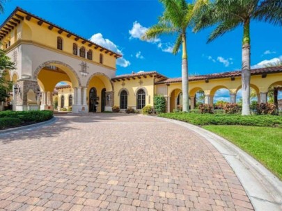 Gran Paradiso Condos in Venice, FL. - Clubhouse