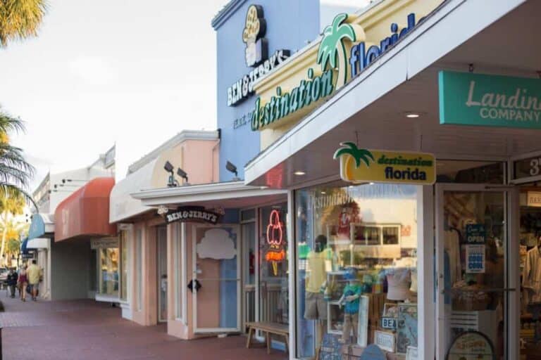 Lido Key homes in Sarasota, FL. - Boutique Shops on Saint Armands Circle