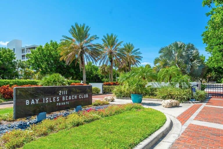 Longboat Key Homes in Longboat Key, FL. - Bay Isles Beach Club Sign