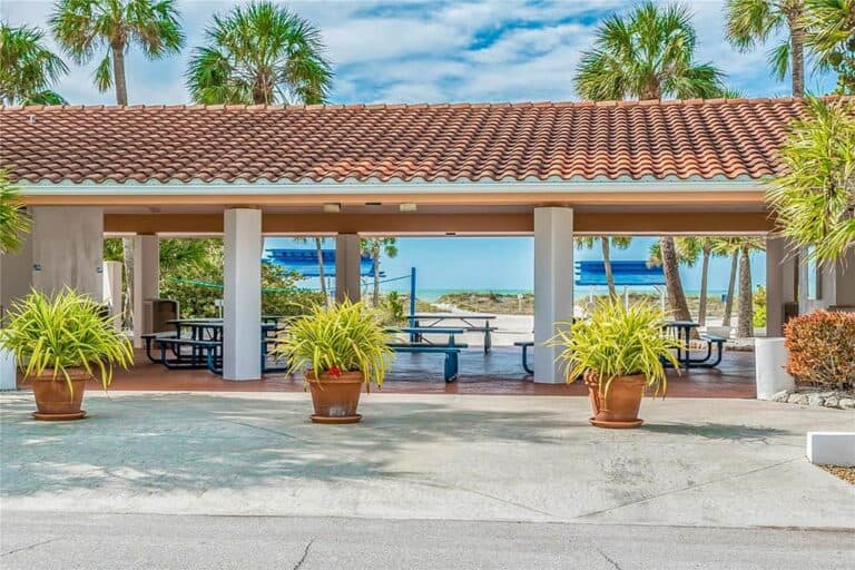 Longboat Key Homes in Longboat Key, FL. - Bay Isles Beach Club