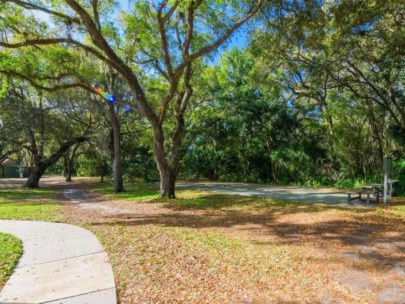 Oakhurst Condos in Sarasota, FL. - Walkway