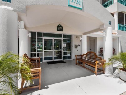 Palmer Club Condos in Sarasota, FL. - Entrance