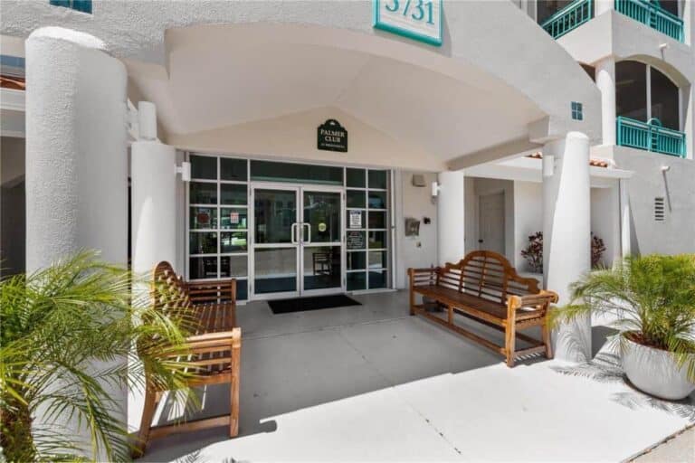 Palmer Club Condos in Sarasota, FL. - Entrance