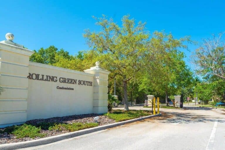 Rolling Green Condos in Sarasota, FL. - Entrance Sign