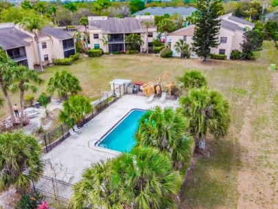 Rolling Green Condos in Sarasota, FL. - Pool