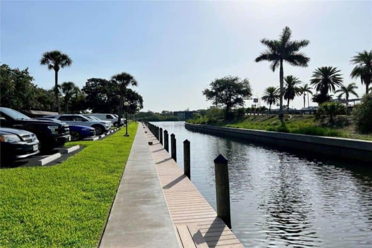 Anchorage Condos in Siesta Key, FL. - Waterfront