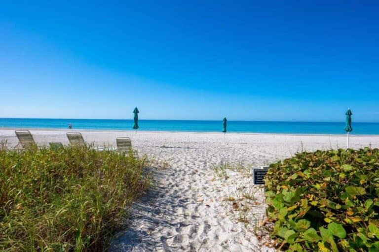 Aquarius Club Condos in Longboat Key, FL. - Private Beach Access
