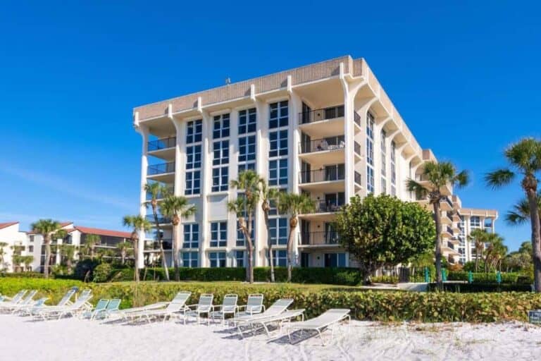 Aquarius Club Condos in Longboat Key, FL. - Building