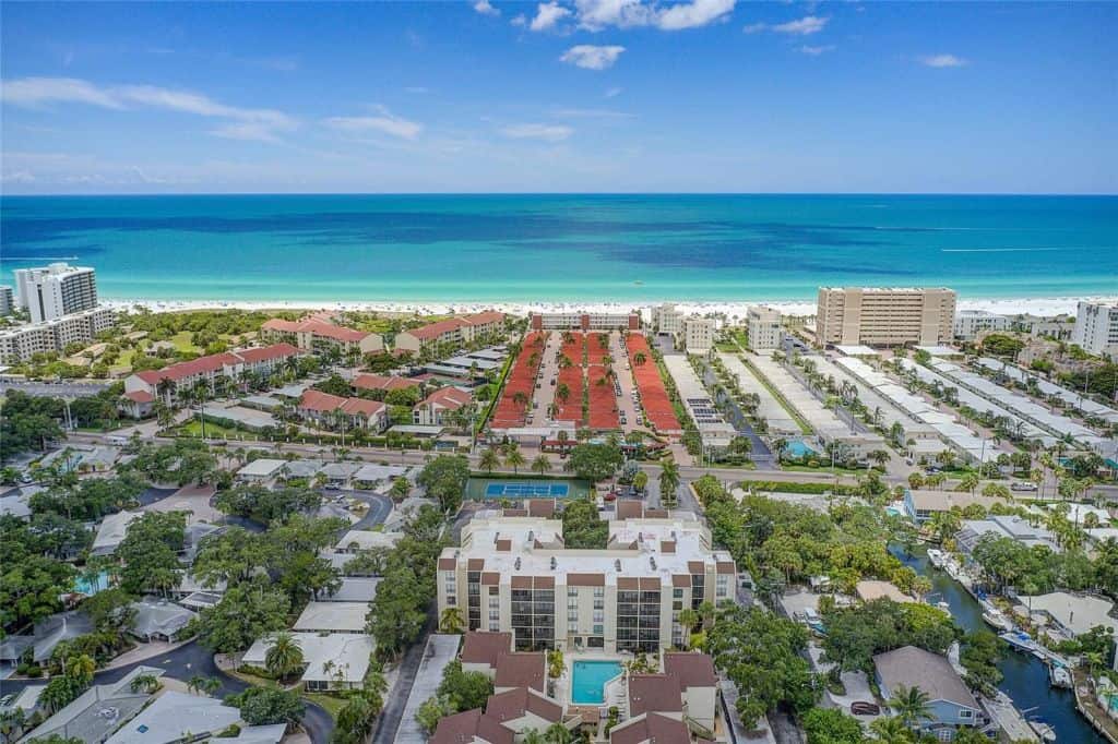 Bay Oaks Condos in Siesta Key, FL. - Aerial