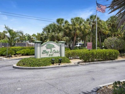 Bay Oaks Condos in Siesta Key, FL. - Entrance Sign