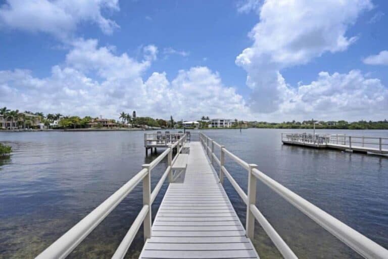 Bay Oaks Condos in Siesta Key, FL. - Dock