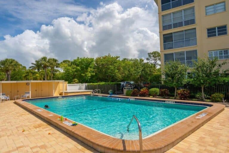 Bay Tree Club Condos in Siesta Key, FL. - Pool