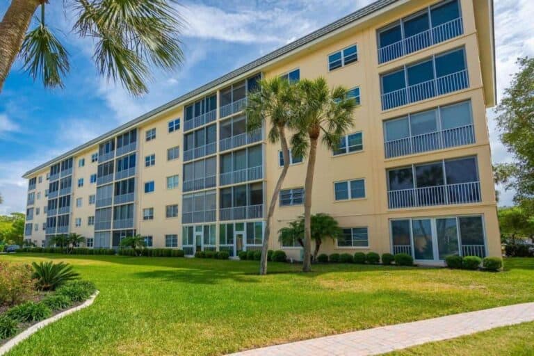 Bay Tree Club Condos in Siesta Key, FL. - Building