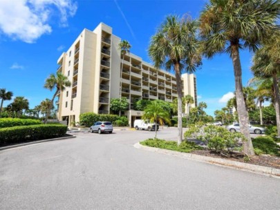 Beachplace Condos in Longboat Key, FL. - Building