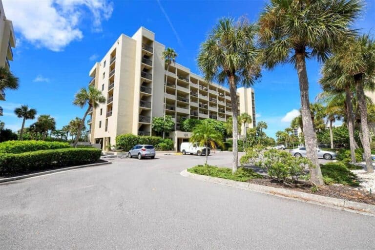 Beachplace Condos in Longboat Key, FL. - Building
