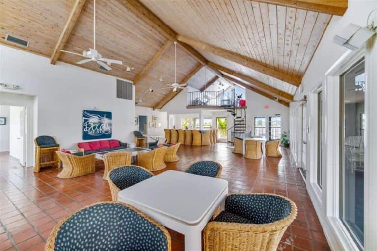 Boca Siesta Condos in Siesta Key, FL. - Clubhouse