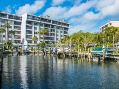 Boca Siesta Condos in Siesta Key, FL. - Building and Waterfront Docks