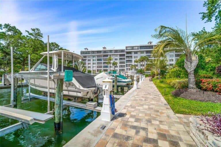 Boca Siesta Condos in Siesta Key, FL. - Boat Docks