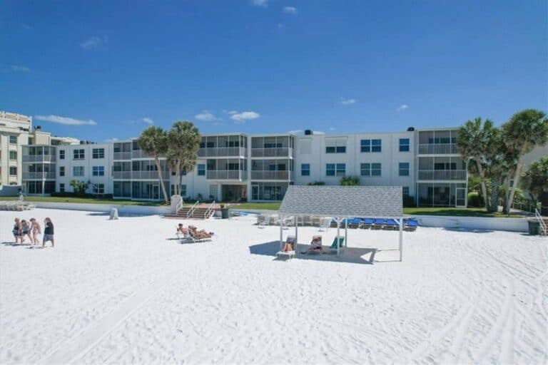 Casa Blanca Condos in Siesta Key, FL. - Beachfront