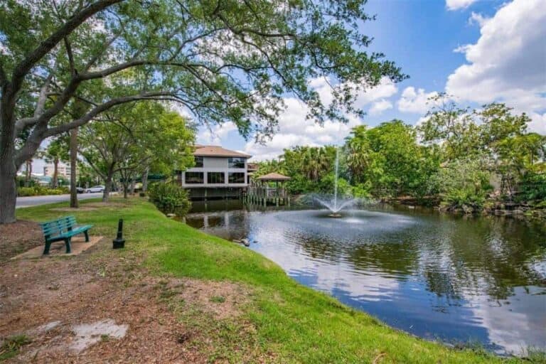Casarina Condos in Siesta Key, FL. - Grounds
