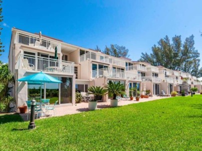 Club Longboat Condos in Longboat Key, FL. - Building