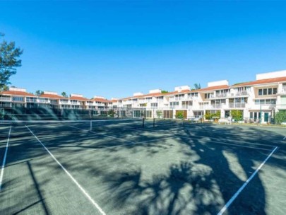 Club Longboat Condos in Longboat Key, FL. - Tennis Courts