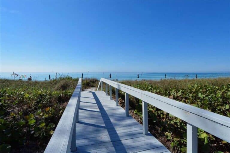 Club Longboat Condos in Longboat Key, FL. - Beach Access