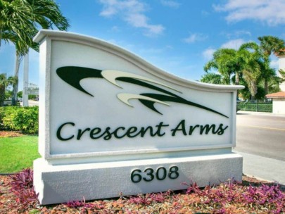 Crescent Arms Condos in Siesta Key, FL. - Entrance Sign