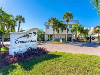 Crescent Arms Condos in Siesta Key, FL. - Entrance Sign