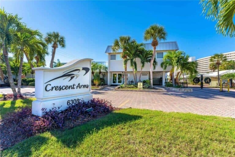 Crescent Arms Condos in Siesta Key, FL. - Entrance Sign