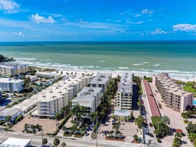 Crescent Condos in Siesta Key, FL. - Aerial