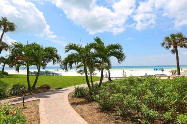 Crystal Sands Condos in Siesta Key, FL. - Beach Access
