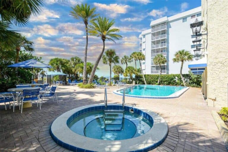 El Presidente Condos in Siesta Key, FL. - Pool/Spa