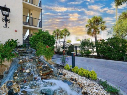 El Presidente Condos in Siesta Key, FL. - Gated Entry