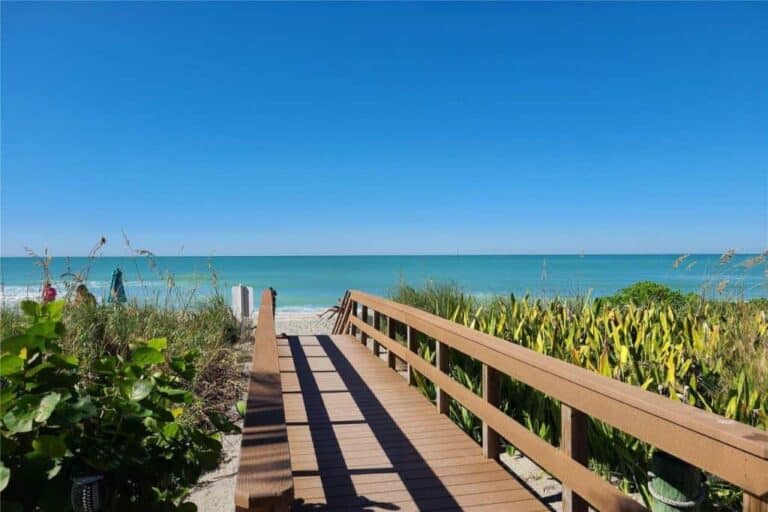 Fishermans Cove Condos in Siesta Key, FL. - Beach Access