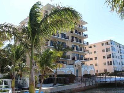 Golden Bay Condos in Downtown Sarasota, FL - Building